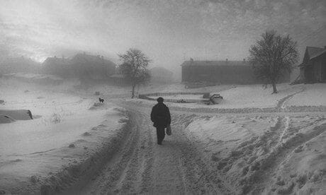 "Cada final contiene necesariamente un nuevo comienzo".
Hannah Arendt
📷Pentti Sammallahti
