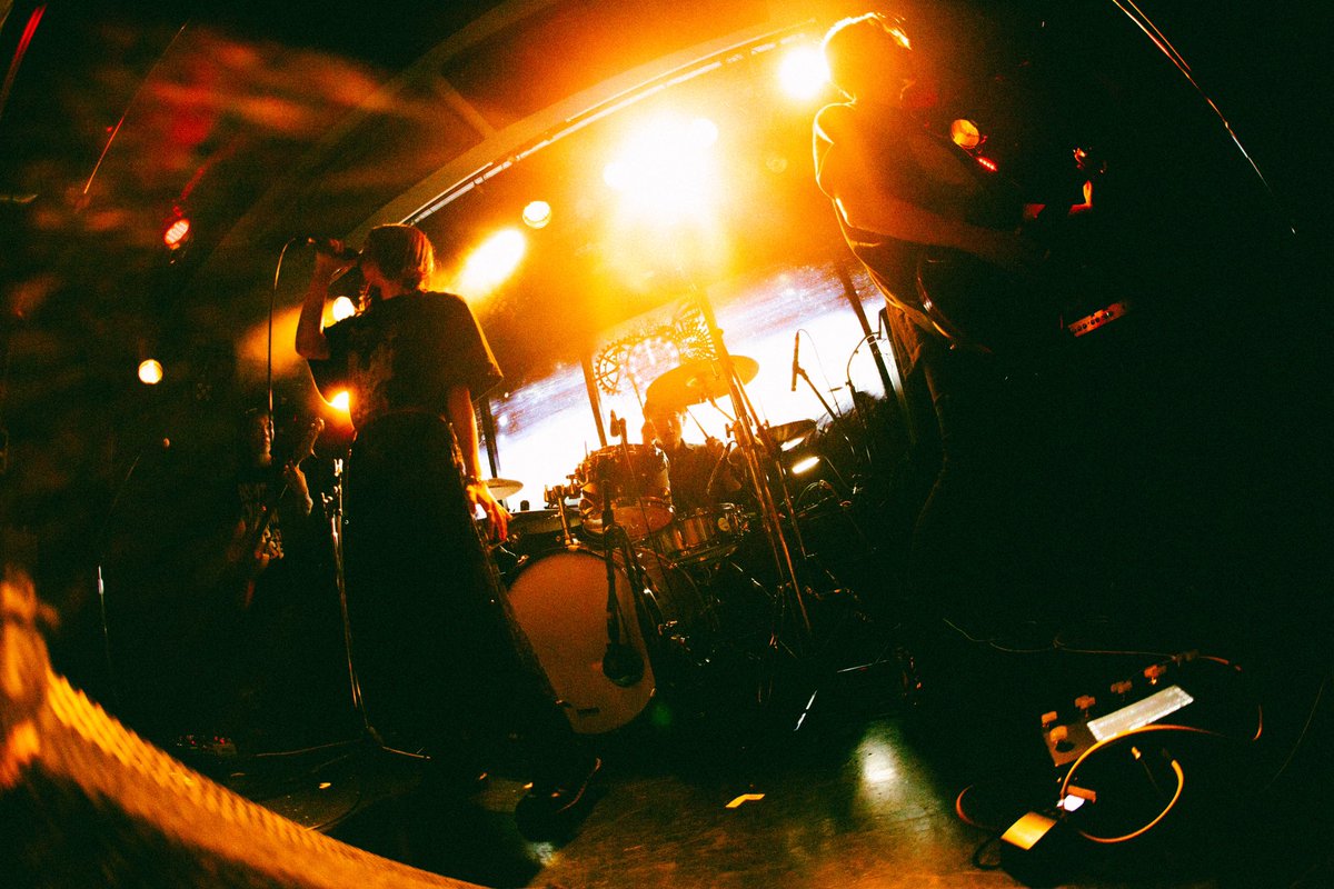 gt_theodore's tweet photo. 一緒にコールやジャンプして盛り上げてくださった優しいお客さま達のおかげで、ファーストライブ無事大成功!!📣
出演者のみなさまお疲れ様でした
ご来場下さったみなさま、ありがとうございました!
素敵な写真ありがとうございます🙋♀️
📸by @_____mm30
#ulysses #naveyfloor #liveshower #ライブ https://t.co/3xLVQ43gRf