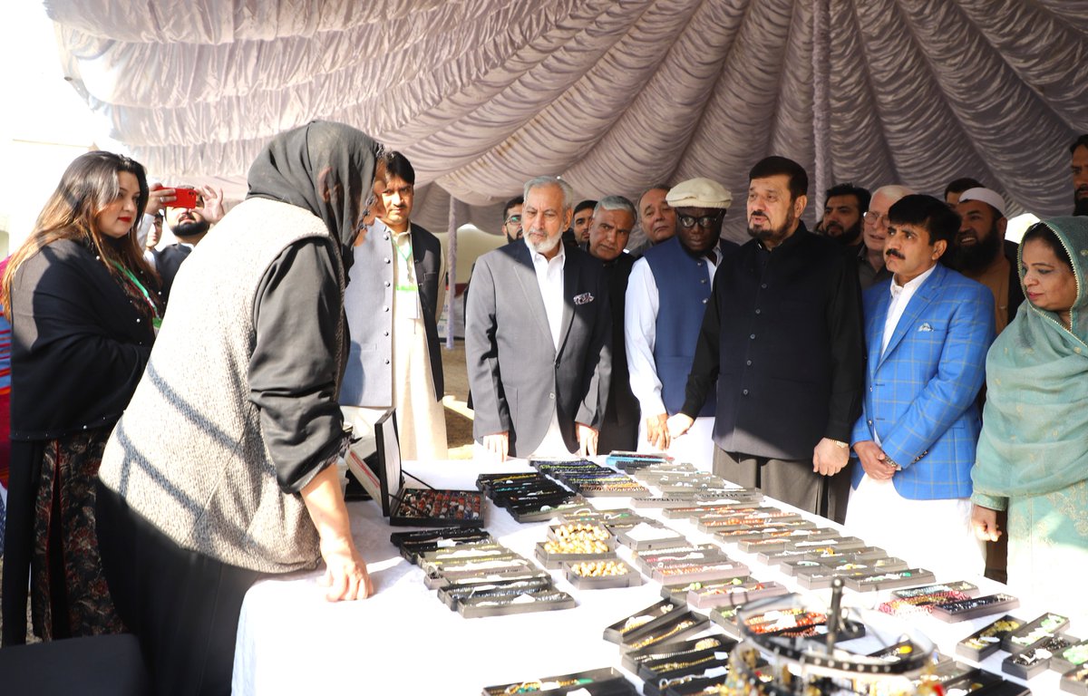 UNHCRPakistan's tweet photo. UNHCR with @SRSP_official &amp; @sbbwup, organized a women's empowerment exhibition in Peshawar, inaugurated by KPK Governor @GhulamAliJUI. 

🇦🇫 @refugees showcased their handmade products. UNHCR promoted women's education &amp; distributed tablets for Afghan women's digital empowerment. https://t.co/efONjjdjXW