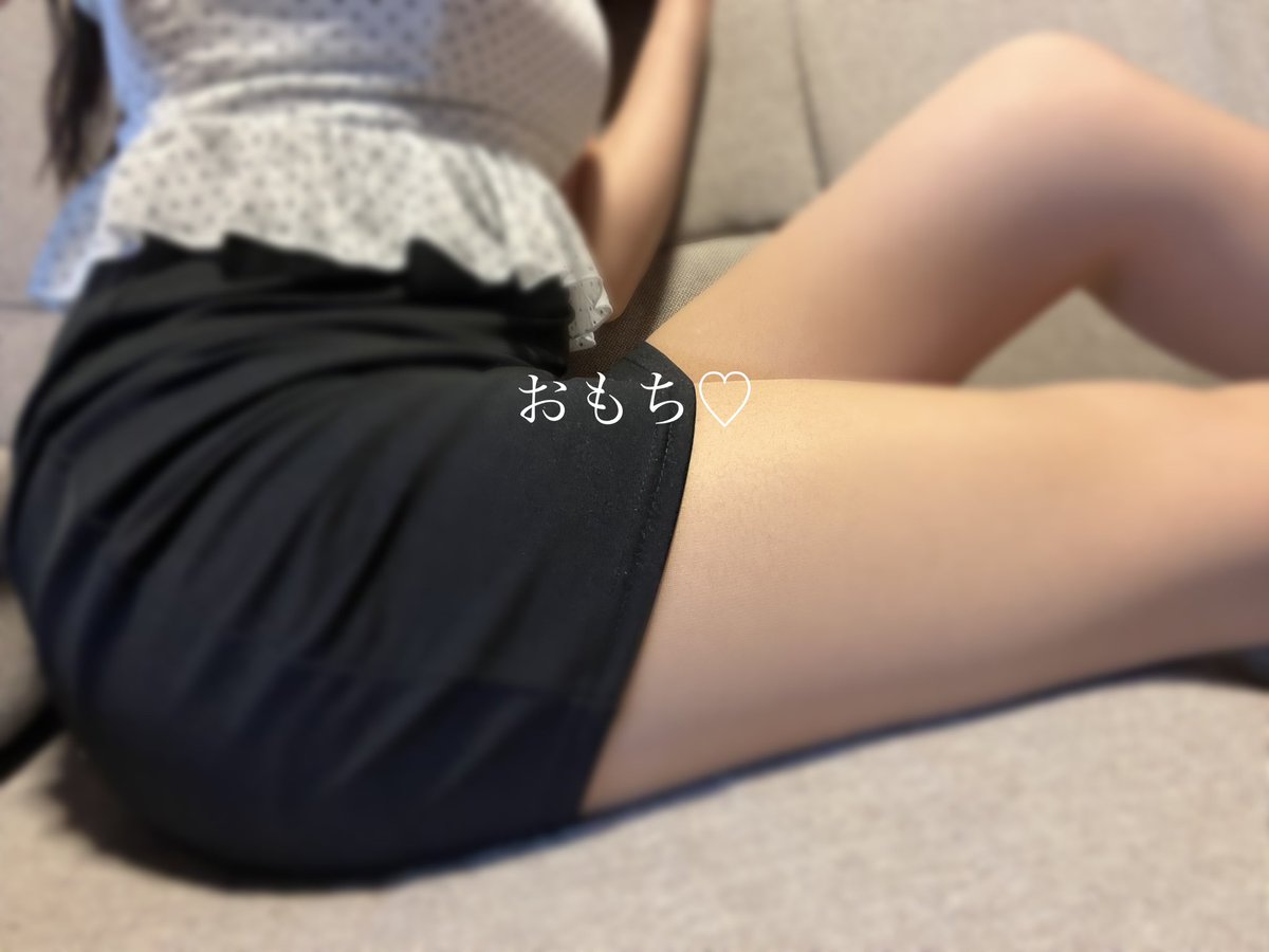 omochi___20's tweet photo. キャバクラ出勤の時に使用していた
ストッキングです🥰🥰
欲しいよ〜って方はDMください🫶

#足裏 #足裏フェチ #足フェチ #ストッキング #パンスト https://t.co/1PZgy976bf