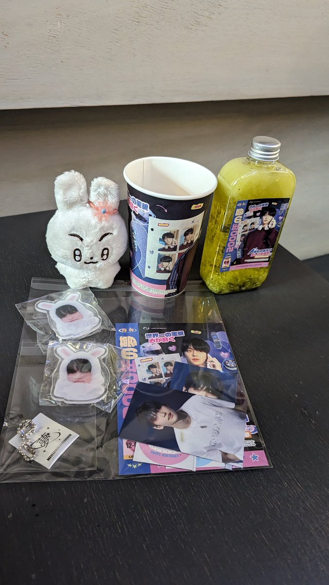 moni_moa's tweet photo. I love the thoughtful displays 🥹
And the lucky draw people were so sweet, celebrating with moa whenever they won something good 😭💕

@1205Moonlight
#2000년부터_시작된_꿈 https://t.co/L48nNP33Kh