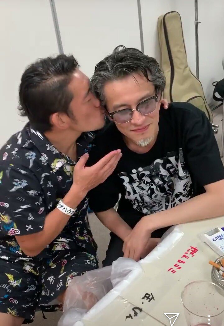 ktm0511's tweet photo. またこんな姿が見れると思ってたのに…
パワストでTOSHI-LOWがみんなバカだからまた今度観ればいいや、なくなってから、失ってから後悔する。って言ってたじゃん。
TOSHI-LOWの言う通り突然やってきた…
 #チバユウスケ https://t.co/psybab2c68