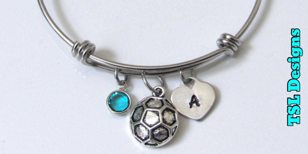 ⚽️Soccer Bracelet with Personalized Initial Heart and Birthstone Charm
buff.ly/3MBmWmn
#bracelet #charmbracelet #handmade #jewelry #handcrafted #shopsmall #etsy #etsystore #etsyshop #etsyseller #etsyhandmade #etsyjewelry #soccer #soccergirl #soccermom #sportsjewelry