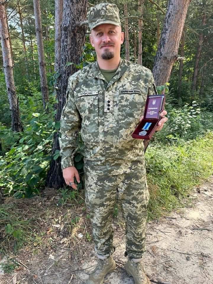 GrossLogos tweet media