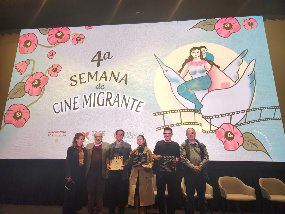 IME_SRE's tweet image. Con gran éxito comenzó la 4ta Semana de Cine Migrante en la @CinetecaMexico con la participación de los creadores y creadoras de:
🎬El corrido de Tita y las máquinas de Miguel Caballero
🎬La Frontera de Erika Oregel
🎬El espíritu de las danzas de Adán Ávalos #OrgulloMexicano