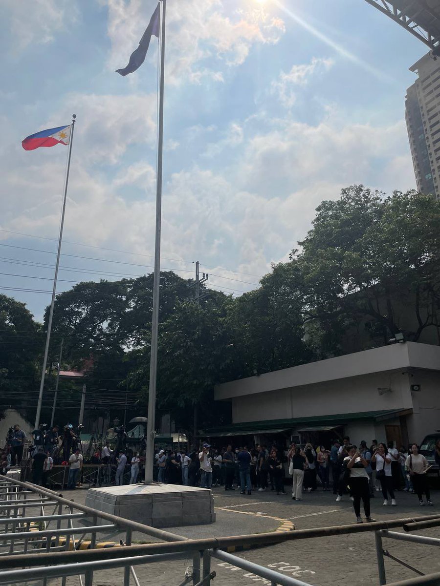 SCPh_PIO's tweet photo. The gates are now open to the public and members of the media. 

WATCH the #Bar2023 Results Announcement on YouTube https://t.co/PQarm3ThnW or Facebook https://t.co/z9lxyFSvqN?

#WeCanDoIt #HernanDoIt https://t.co/MYMOEbYrCn