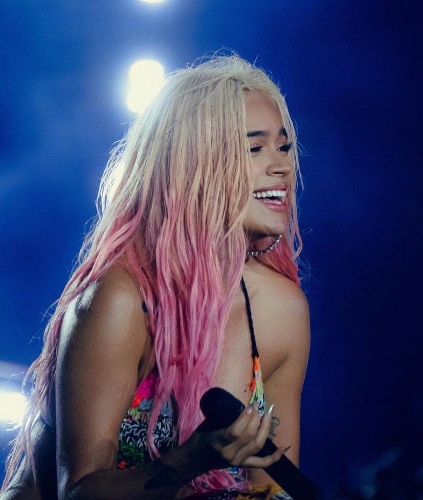 joselynne_laboy's tweet photo. Es que @karolg es puro arte✨👸🏼🥹 #KarolG #MSBFest https://t.co/XylP2JGMsB