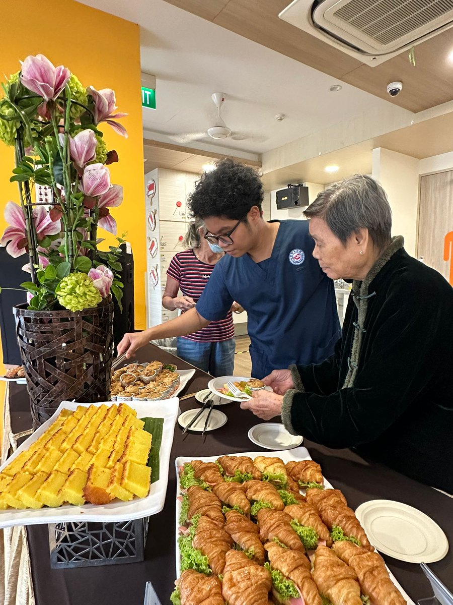 THKNH_LTD's tweet photo. Staff volunteers from Cargill had a fun day with our seniors on 23 November 2023.  They befriended, played games &amp; put up amazing singing performances to entertain our seniors. They also sponsored nice &amp; delicious tea break refreshments for all seniors to enjoy on a monthly basis https://t.co/PXNRlrLlzf