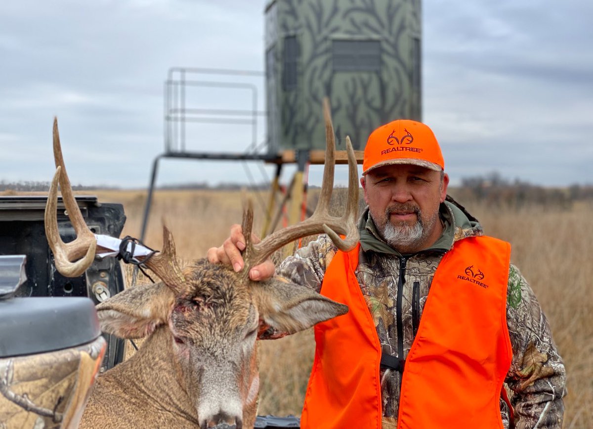 I put the Slobber Knocker on a nice one. Meat in the Freezer and a Mount on the wall. #deer #outdoors #shadowhunterblind #realtree #hawkeoptics