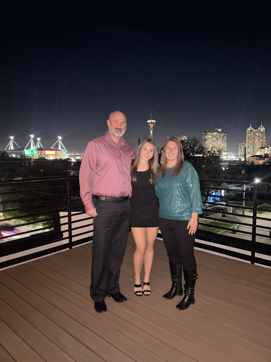 ArendallMack's tweet photo. A great senior banquet with @ClassicsEliteSA 💙 thank you coaches for putting on a perfect night. https://t.co/C0JbGL4t7y