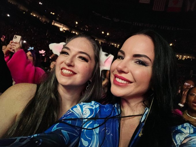 Front row for @DojaCat in Columbus tonight and I'm pretty sure she's an alien because she put on a 4<a class="tags" target="_blank" title="On Twitter" href="/?out=eyJ0eXAiOiJKV1QiLCJhbGciOiJIUzUxMiJ9.eyJpYXQiOjE3MjA1NTM3NjAsImlzcyI6InR3cG9ybnN0YXJzLmNvbSIsIm5iZiI6MTcyMDU1Mzc2MCwiZXhwIjoxNzUyMDg5NzYwLCJyZWRpcmVjdF91cmwiOiJodHRwczovL3R3aXR0ZXIuY29tL0RvamFDYXQifQ.gkyhBrJ51yE2PqausgtXHv_b-6fXVtBBZ25eK0eM43oFQoUjGGtJgCMTa6_k7b9qvB4ZByhabpoQb2656O2iyw">@DojaCat</a>