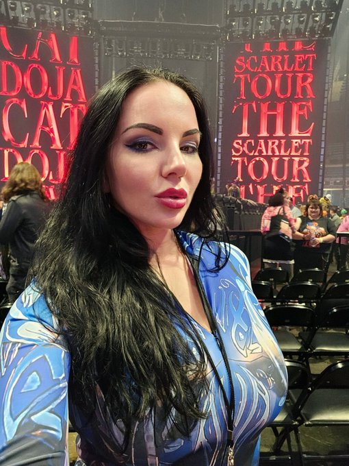 Front row for @DojaCat in Columbus tonight and I'm pretty sure she's an alien because she put on a 4<a class="tags" target="_blank" title="On Twitter" href="/?out=eyJ0eXAiOiJKV1QiLCJhbGciOiJIUzUxMiJ9.eyJpYXQiOjE3MjA1NTM3NjAsImlzcyI6InR3cG9ybnN0YXJzLmNvbSIsIm5iZiI6MTcyMDU1Mzc2MCwiZXhwIjoxNzUyMDg5NzYwLCJyZWRpcmVjdF91cmwiOiJodHRwczovL3R3aXR0ZXIuY29tL0RvamFDYXQifQ.gkyhBrJ51yE2PqausgtXHv_b-6fXVtBBZ25eK0eM43oFQoUjGGtJgCMTa6_k7b9qvB4ZByhabpoQb2656O2iyw">@DojaCat</a>
