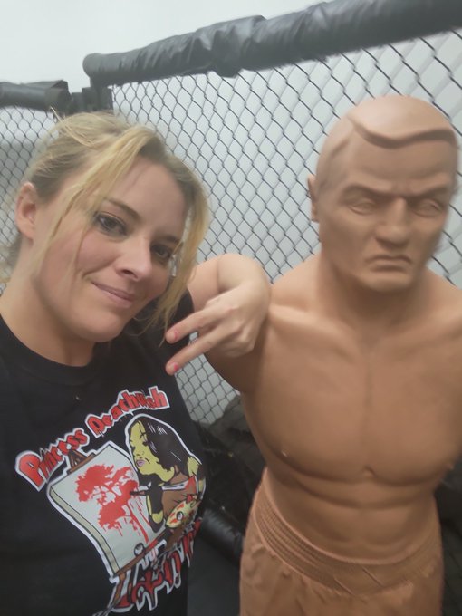 Chilling with my bestie Bob tonight in the cage.  He may have broke my toe but I still love him! https://t