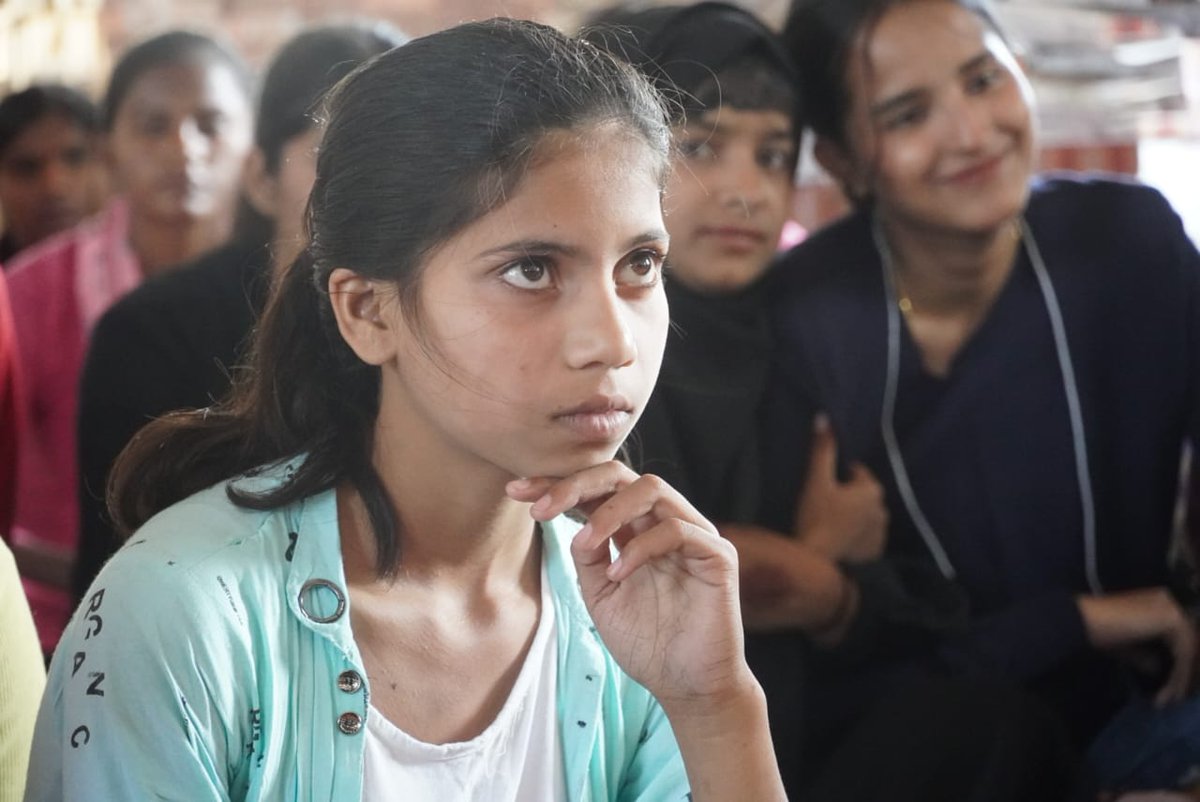 Usharedbrigade's tweet image. गलत काम करने वाले में इतना डर हो की जिस भी लड़की के साथ वो गलत काम करने की सोचे..उससे पहले ही दुश्मन उस लड़की की आंखों से ही डर जाए.....

#selfdefence #WomenEmpowerment  #Fear #WomensRights 
.
.
.
@PMOIndia @CMOfficeUP @varungandhi80 @aliaa08  @deepikapadukone @AnushkaSharma