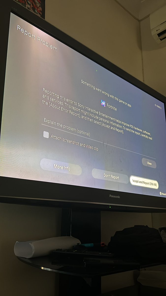 MwKPLWZ's tweet photo. @FortniteStatus @FortniteGame Hey Fortnite, when I log into the game and I reach the lobby it kicks my out of it and saying and error occurred. https://t.co/3ovwjCoIMg