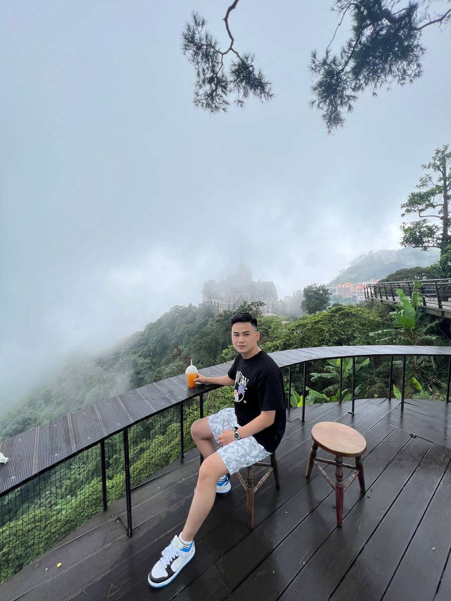 Conco90001's tweet image. Hồi nhỏ: Lớn lên sẽ giúp đỡ những người nghèo
Lớn lên: là người nghèo 🥲