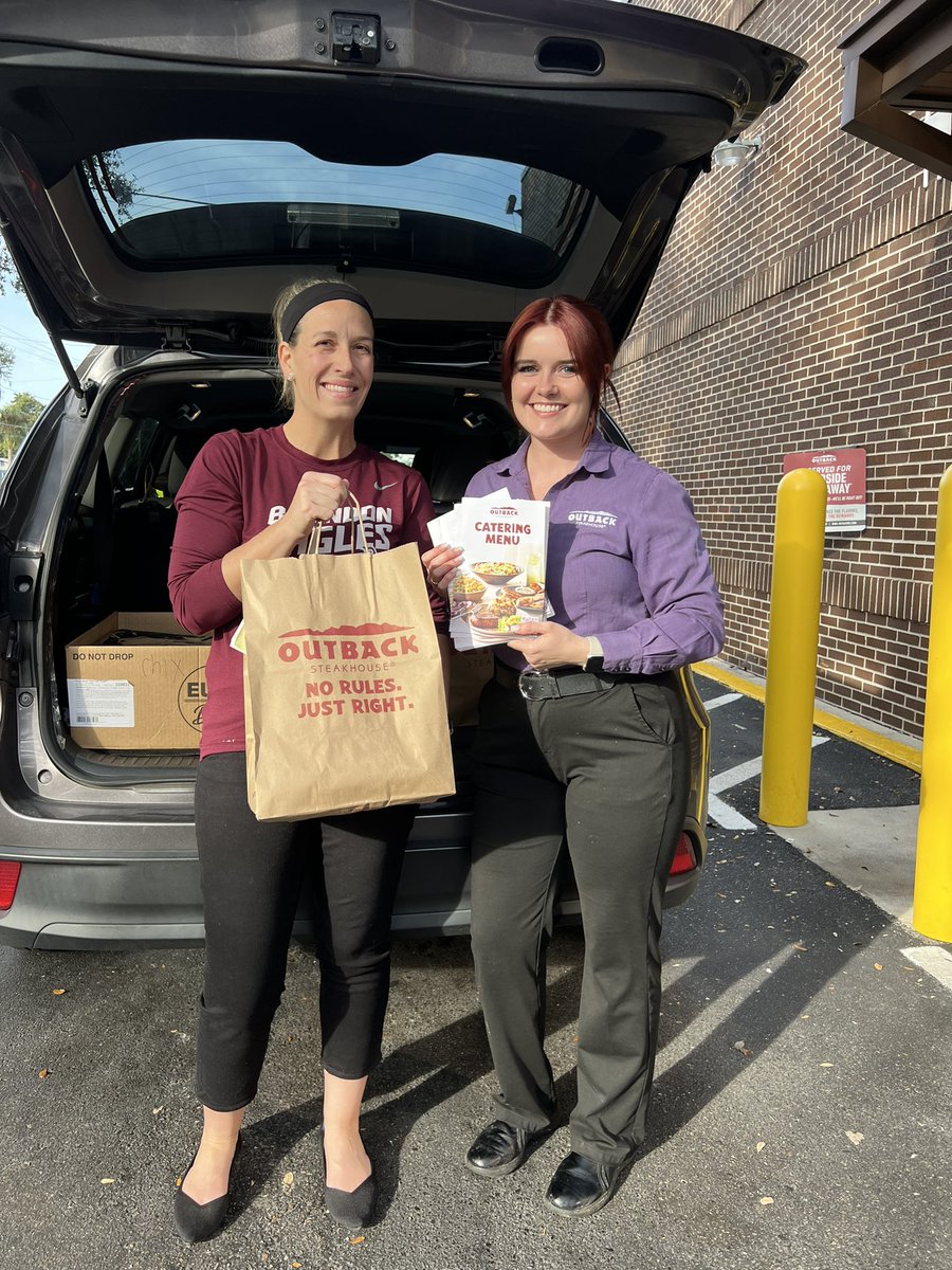 BHSCommunitySch's tweet photo. Maddie at Brandon @Outback always supports the @Community_Sch work happening at @BrandonHSEagles. A huge thank you for taking care of our faculty for conference night last week🦅❤️🦅@HCPSTitle1 https://t.co/2wRZA48ifL