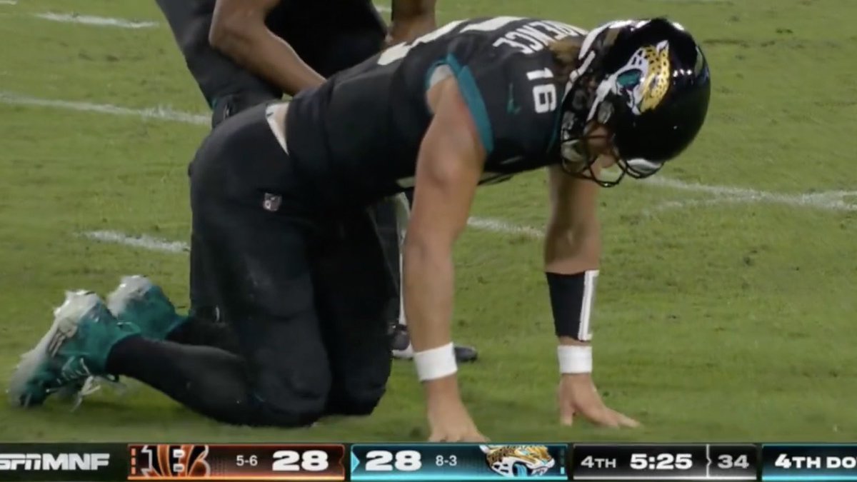 Buffalo1836's tweet image. I wonder if the #Jaguars will lose their playoff spot since their QB got hurt. #FSUGotRobbed