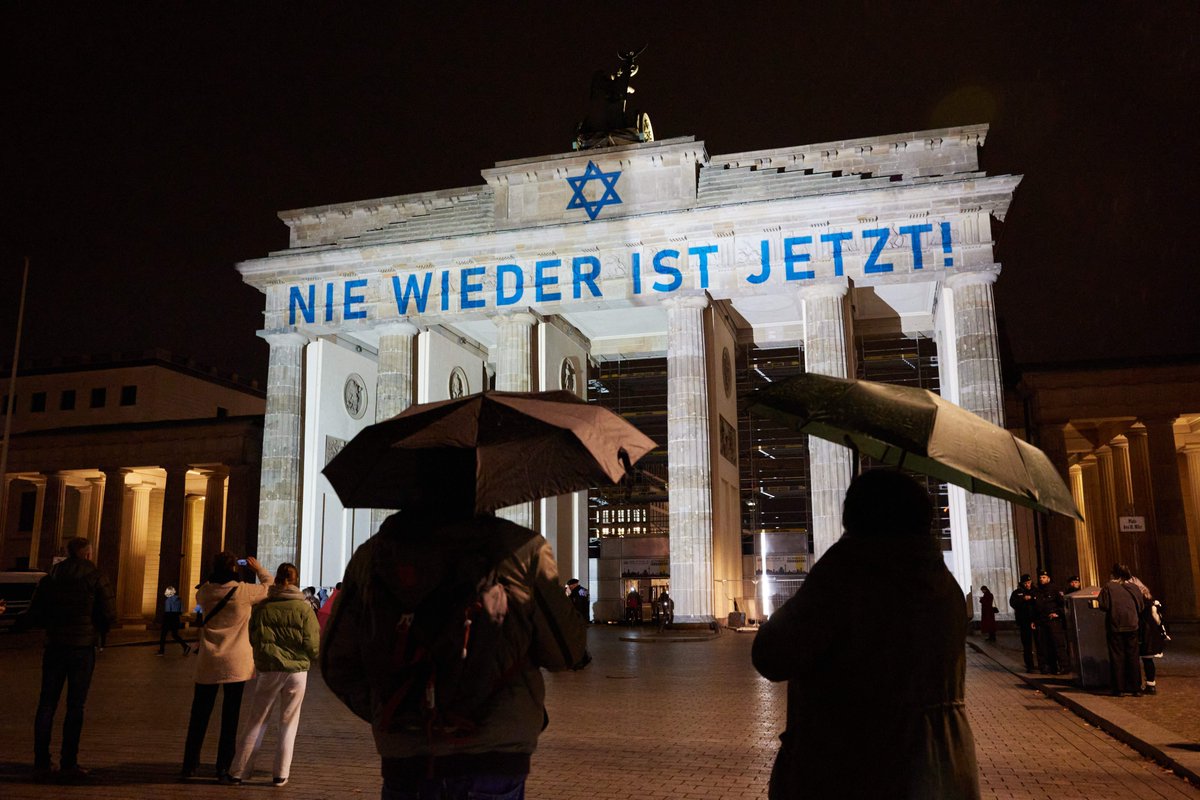 Nie wieder ist jetzt: Gemeinsam mit anderen zivilgesellschaftlichen Organisationen haben wir ein Statement gegen Antisemitismus und Menschenfeindlichkeit veröffentlicht.

Zum vollen Statement: bit.ly/3NejPCl

📸: picture alliance/dpa | Jörg Carstensen