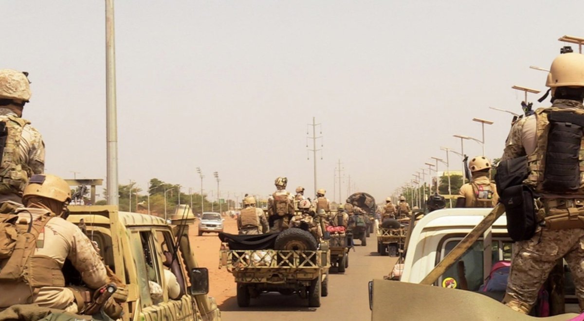 Nijer'in askeri yönetimi, ülkenin savunma işbirliği konusunda daha çok Rusya'ya yönelmesi nedeniyle Avrupa Birliği ile olan iki güvenlik ve savunma ortaklığını sona erdirdiğini açıkladı.