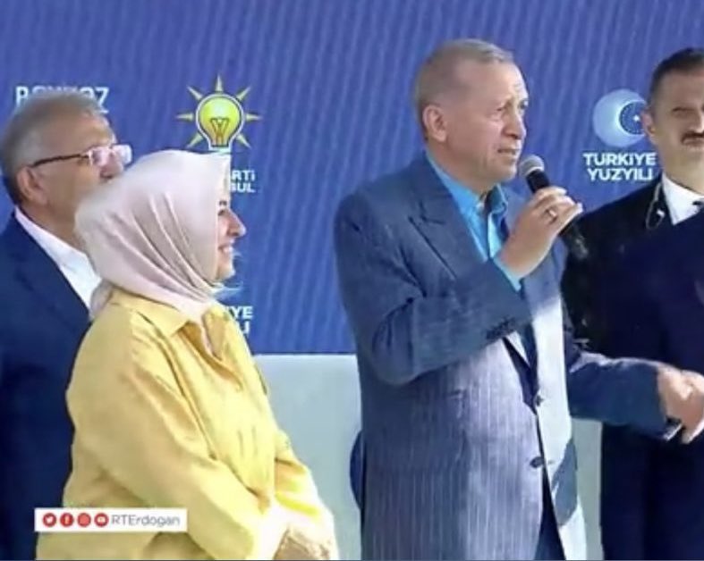 Kadınlarımıza seçme ve seçilme hakkı verilişinin yıldönümünü kutluyor, Türk ve Dünya kadınlarına sağlık, mutluluk, eşitlik, özgürlük ve sevgi dolu bir gelecek diliyorum. Ak Partimizin bayrağını daha yukarlara taşımak için özveriyle çalışan yol arkadaşlarımı selamlıyorum. 💐