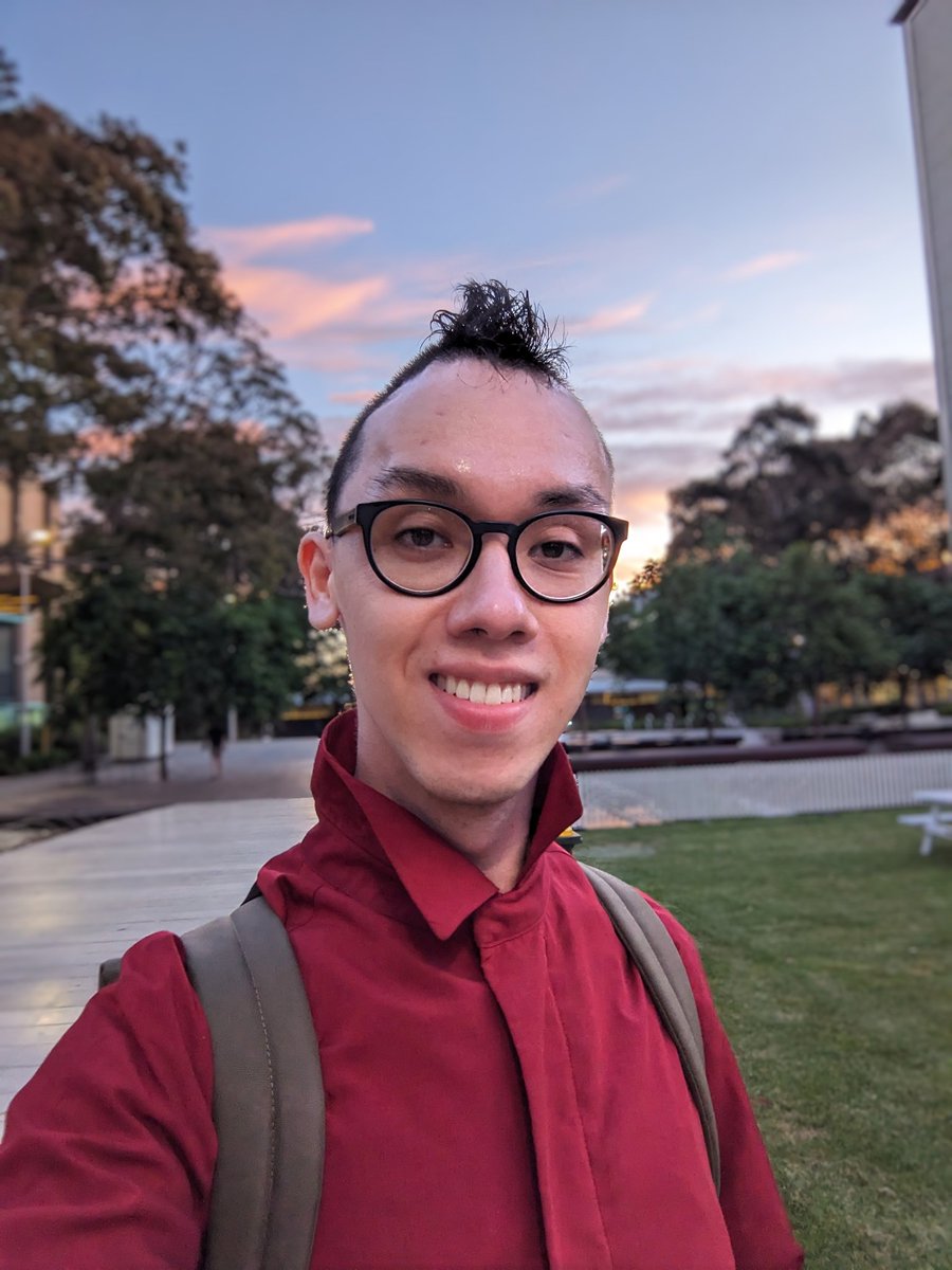 WryAun's tweet photo. Can't beat the summer sunsets on campus at @MonashUni Clayton. It makes for a gorgeous commute from Carolling rehearsal with @MonUCSChoir https://t.co/zzkRC8AlXB