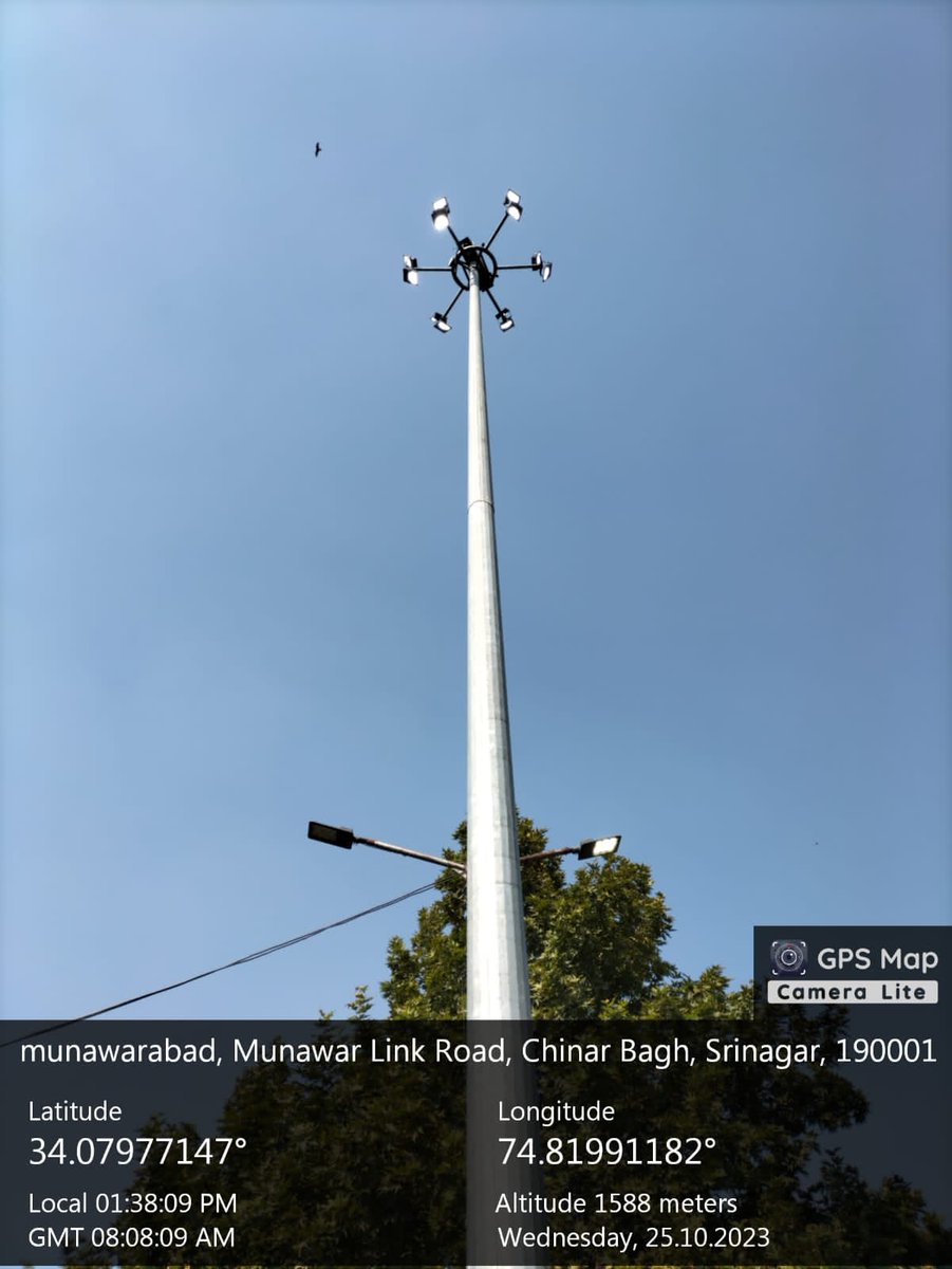 High Mast Light restored at Baba Darmdas Junction on MA Link Road Munwarabad @SMC_Srinagar @AtharAamirKhan