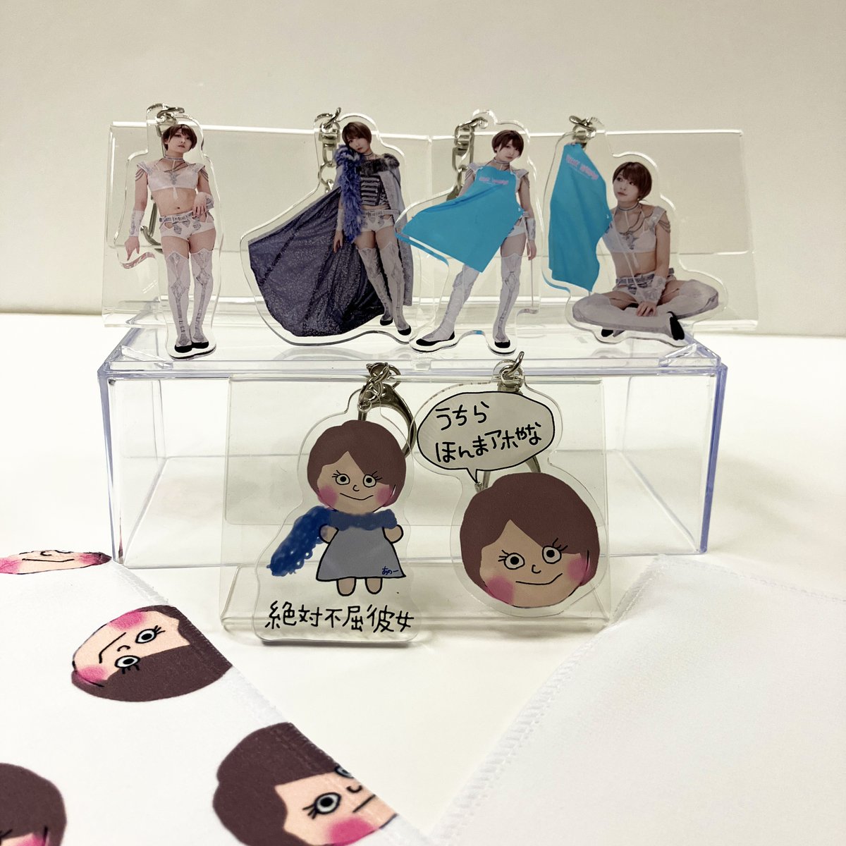 vv__shopping's tweet photo. Anou Saori×Village Vanguard collaboration goods will be on sale!   Don't miss out on this chance as orders will only be available for a limited time! 

Ordering period:12/1(Fri)～12/10(Sun)

Details  https://t.co/v63KuZRRWV  
Purchase https://t.co/vSQFbWxuY3 https://t.co/GjTKM6RAyz