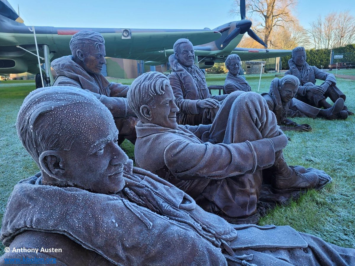 Frozen in time - literally ❄️🥶 Our ‘Spirit of the Few’ Monument feeling the chill. Great picture taken by Museum volunteer @ajausten We are still fundraising to pay for this groundbreaking monument - if you have anything to spare this Xmas time: justgiving.com/campaign/spiri…