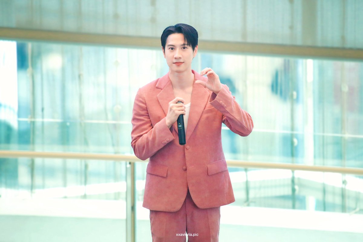 Xxavieria27's tweet image. 20231205 - @brightrpp_ 

ฟ้านะฟ้านะ “ฟ้า รัก พ่อ”🫶🏻💛

#ONESIAMxBright #Brightrpp #SCBXNextTech #SiamParagon #ONESIAMSuperApp #ilovesiam