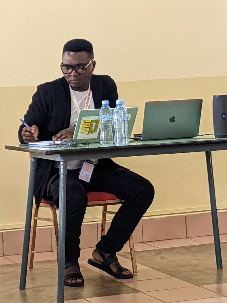 gecshisp's tweet photo. Présentation des lauréats @SylvieImata et @EspoirMugabo  sur la question de recherche et la discussion de terrain et la littérature dans le deuxième séminaire d'atelier #ILF2 #Propaix https://t.co/8irtIkiF3H