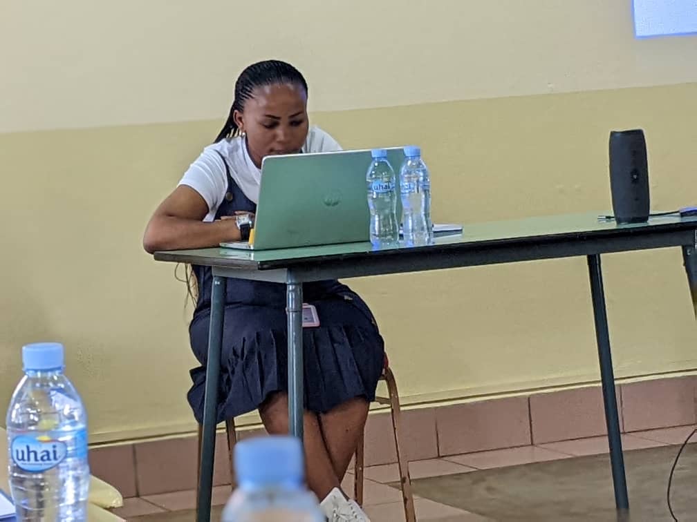 gecshisp's tweet photo. Présentation des lauréats @SylvieImata et @EspoirMugabo  sur la question de recherche et la discussion de terrain et la littérature dans le deuxième séminaire d'atelier #ILF2 #Propaix https://t.co/8irtIkiF3H
