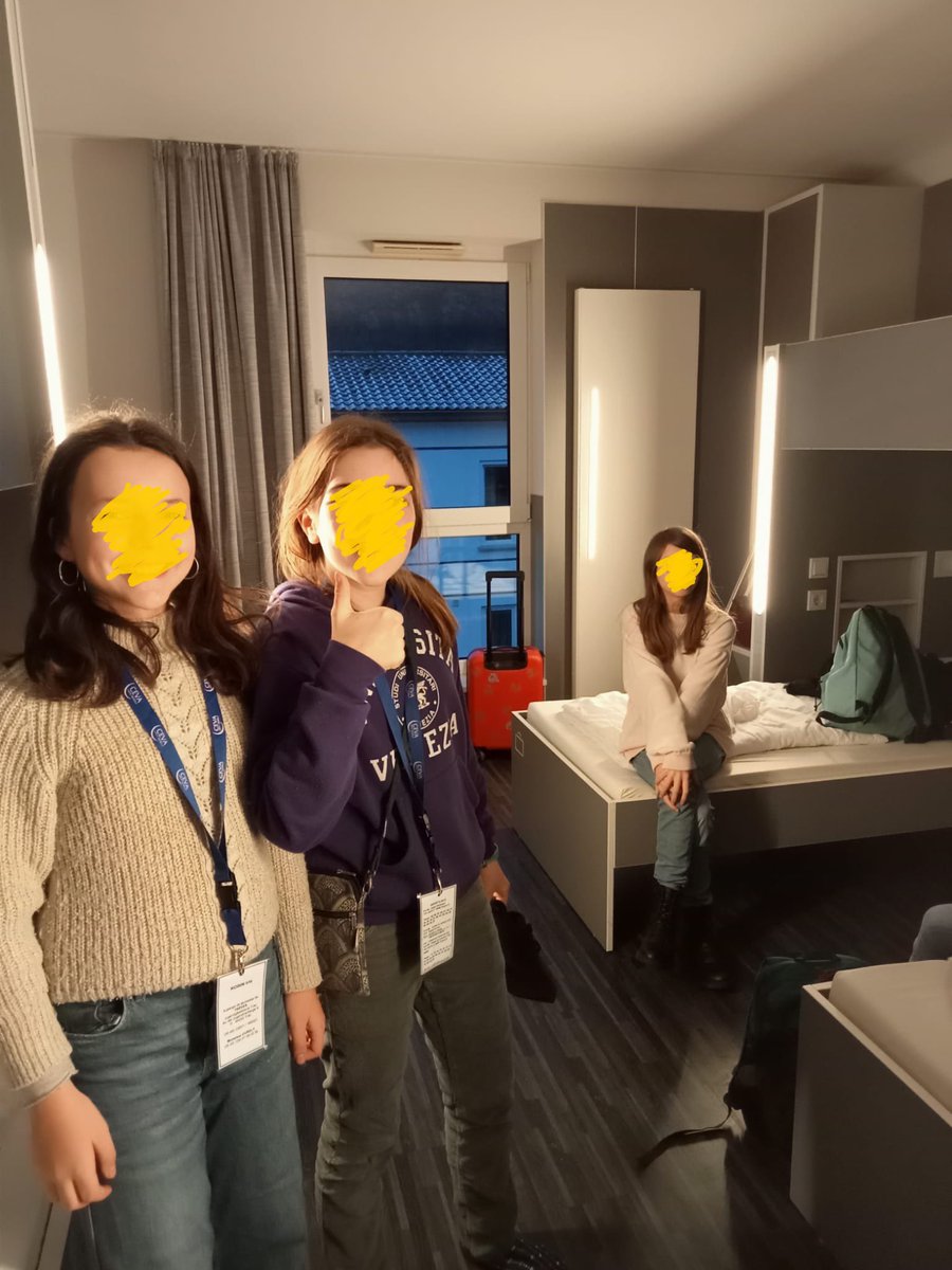 Les élèves germanistes de 5ème du collège <a href="/AlienorBordeaux/">Collège Alienor d'Aquitaine</a> <a href="/AcBordeaux/">Académie de Bordeaux</a> <a href="/gironde/">Gironde</a> sont bien arrivés à Trèves. Après le dîner à l’auberge, repos afin de débuter ce périple de 5 jours en Rhénanie Palatinat.
🇩🇪 🇫🇷