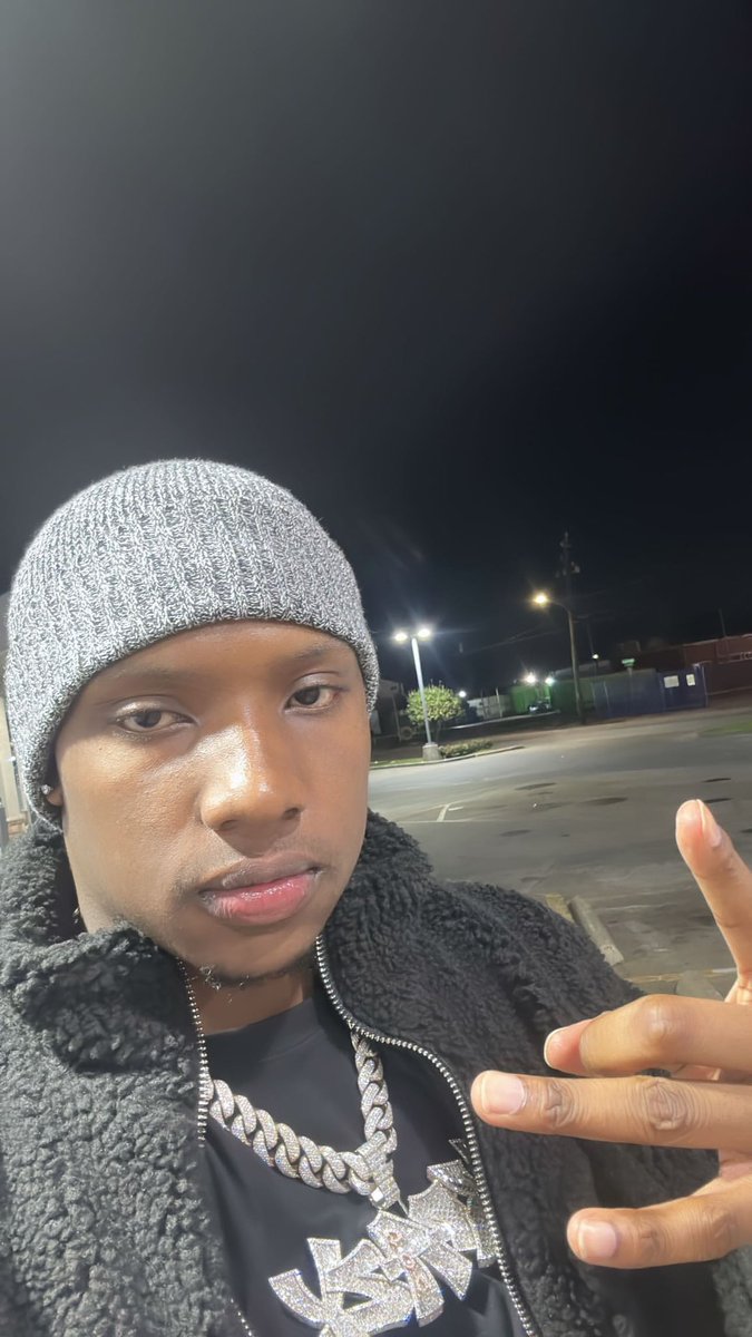 rob49up's tweet image. 