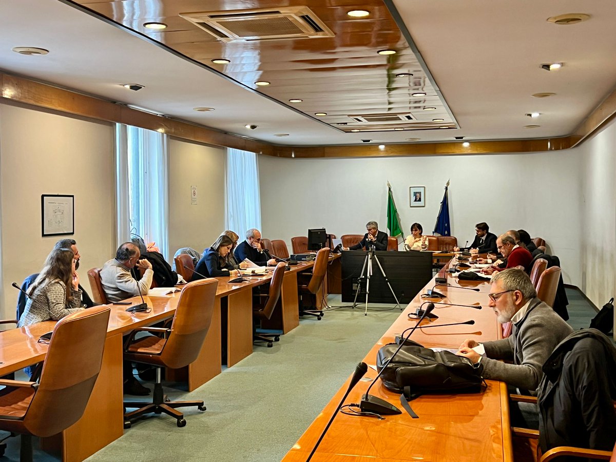 aran_agenzia's tweet photo. Trattativa in corso @aran_agenzia Confederazioni e Organizzazioni #sindacali per la #sequenzacontrattuale relativa alla dichiarazione congiunta n. 4 allegata al CCNL del 9/5/2022 relativa al personale dipendente di nazionalità italiana, assunto – ai sensi del D.P.R. 5/1/1967 n. 18 e della L. 22/12/1990 n. 401 – con contratto a tempo indeterminato dal #MinisteroAffariEsteri nelle sedi diplomatiche e consolari e negli Istituti italiani di cultura all’estero #MAECI