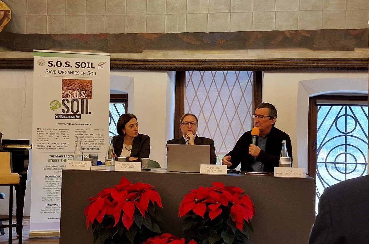 📌 Se vogliamo avere #suoli sani nel 2050 dobbiamo agire adesso! Lo sottolinea Luca Montanarella, Commissione Europea, JRC ⬇️ 
fb.watch/oKEpukx_Z7/

#dallaterraallaTerra #WorldSoilDay