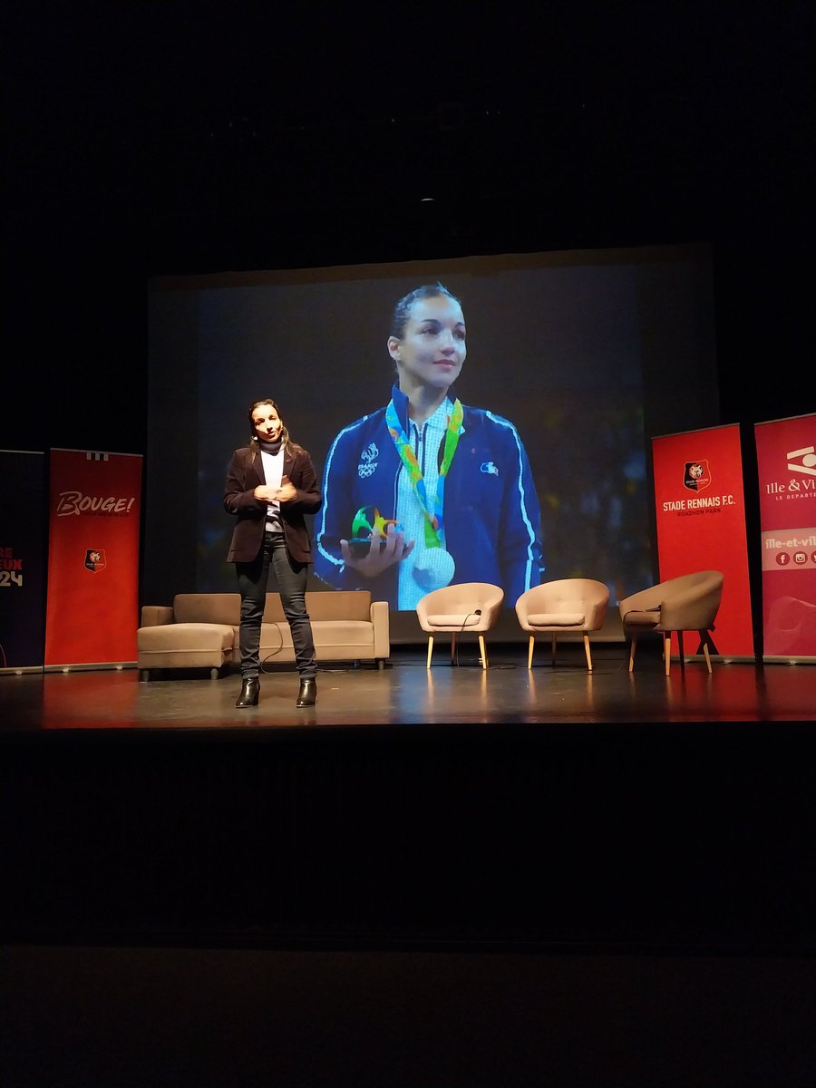 @SarahOurahmoune @lucabalo @ArnaudAssoumani Le conseil de @SarahOurahmoune lors de la 4e conférence Bouge ! 🔴⚫️ : 'Le sport me permet d'être beaucoup plus forte physiquement et mentalement face aux défis de la vie' #SRFC #Bouge #Sport35