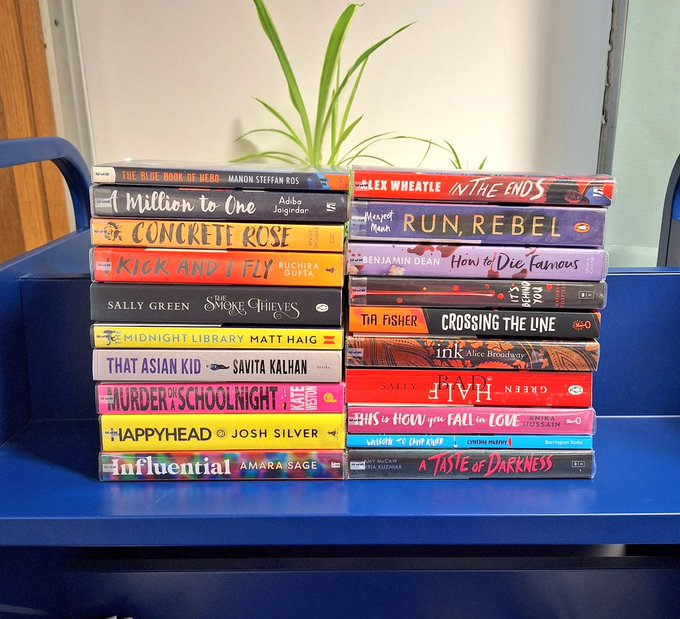 CassieKempSLS's tweet photo. Today is my last #booktalking session of the year but our first ever at @AvantiFields! I'm super excited to be sharing these fabulous books with Year 9s later this morning. @MidlandsCLS https://t.co/OY5YaFtJth