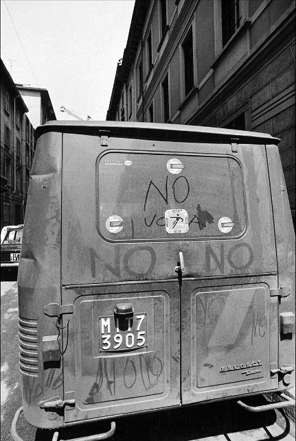 #OTD in 1948 feminist photographer Paola Mattioli was born in Milan. In 1974 she documented the Italian referendum on divorce, capturing posters and graffiti with the word “No” scattered over Milan’s walls and monuments. #MiC #ItalianCouncil
🔗biblhertz.it/en/dept-weddig…