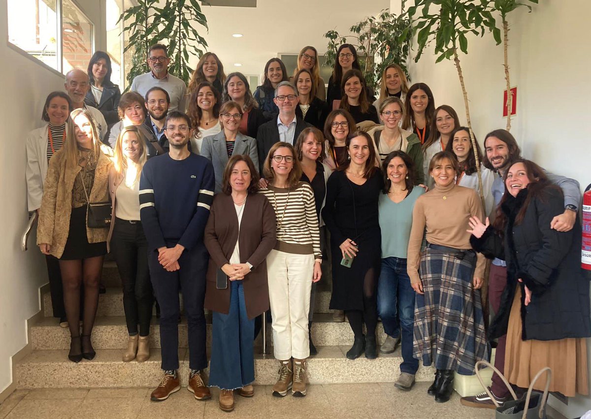 😊 Gracias por la participación ofrecida en la Jornada de Cáncer de Mama, celebrada el pasado 24 de Noviembre en Girona.
<a href="/AmpaGarTej/">Amparo García</a> mostró los resultados hasta la fecha del estudio #AdarnatTrial ⚕️ <a href="/aranchaeraso/">Arantxa Eraso</a>