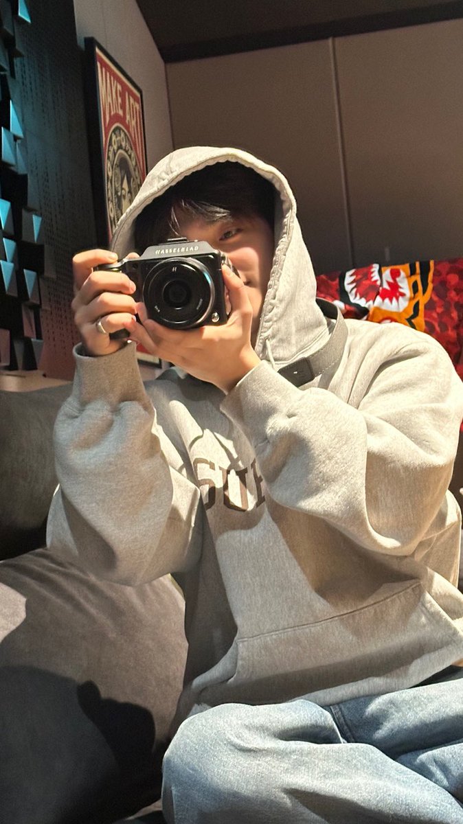 aboutscoups's tweet photo. 231205 #SCOUPS weverse post 🌟

🍒 i bought a camera again https://t.co/ARCac07jGZ
