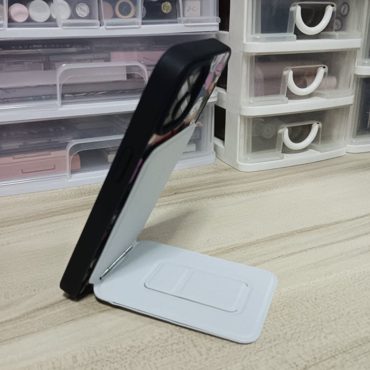 milddiary's tweet image. ใครกำลังหาตัวช่วยดีๆเวลาไปเที่ยว แบบไม่ต้องพกไม้เซลฟี่ให้หนัก มายด์แนะนำน้อง MOFT MOVAS™ ขาตั้งขาตั้งกล้องโทรศัพท์ที่สะดวกมาก ใช้ได้กับเคสที่มี magsafe จะแบบตั้งโต๊ะหรือเซลฟี่ก็ได้ ดีมาก สะดวกแบบสุดๆไปเลย สายเจ้าแม่คอนเทนท์แบบเราไม่ควรพลาด! 💖🥰✨ #ใช้ดีบอกต่อ #moft