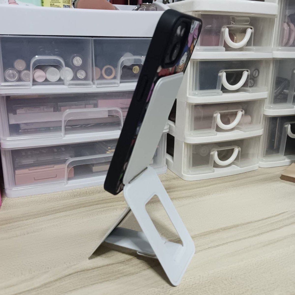 milddiary's tweet image. ใครกำลังหาตัวช่วยดีๆเวลาไปเที่ยว แบบไม่ต้องพกไม้เซลฟี่ให้หนัก มายด์แนะนำน้อง MOFT MOVAS™ ขาตั้งขาตั้งกล้องโทรศัพท์ที่สะดวกมาก ใช้ได้กับเคสที่มี magsafe จะแบบตั้งโต๊ะหรือเซลฟี่ก็ได้ ดีมาก สะดวกแบบสุดๆไปเลย สายเจ้าแม่คอนเทนท์แบบเราไม่ควรพลาด! 💖🥰✨ #ใช้ดีบอกต่อ #moft