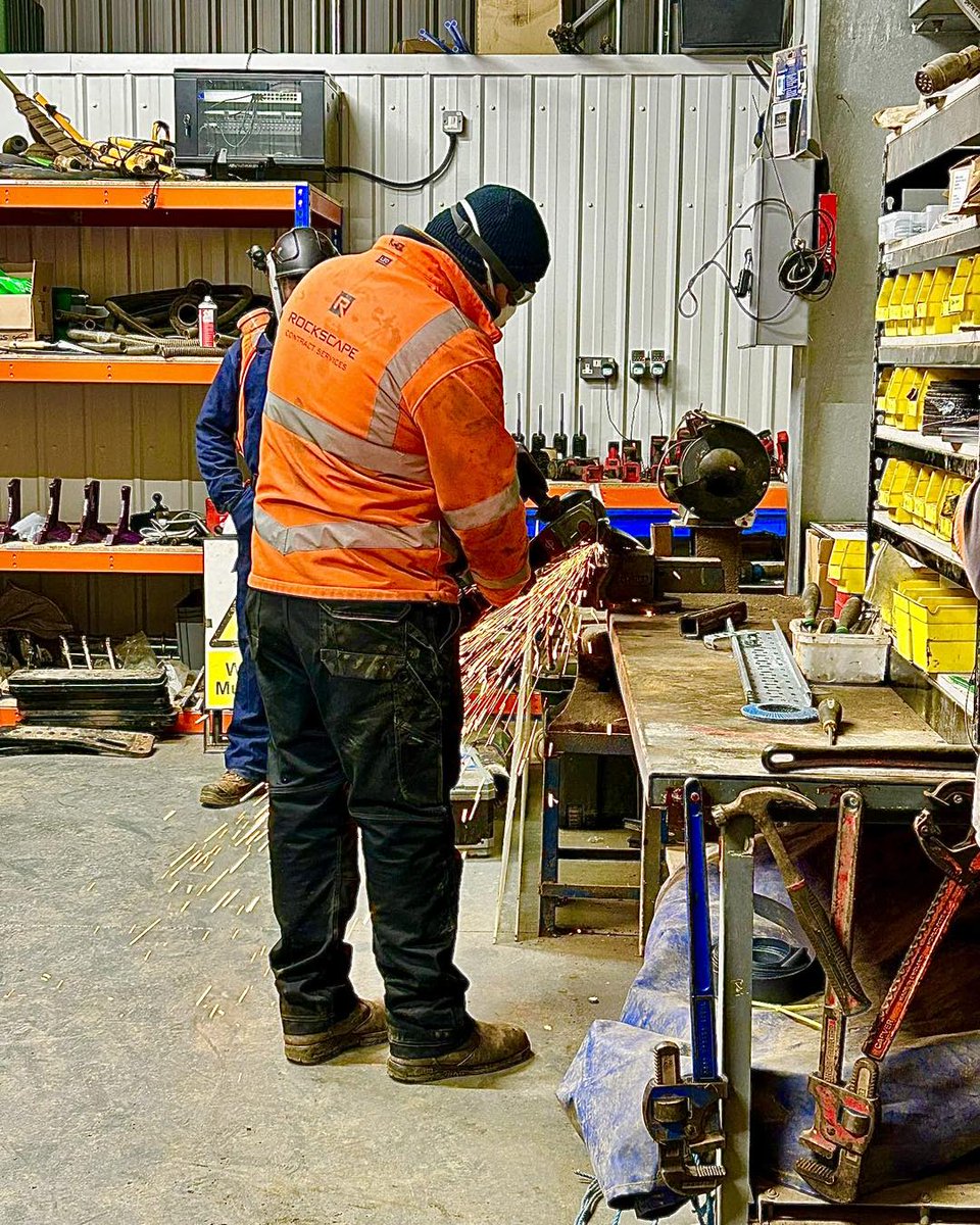 This week the Rockscape team took part in abrasive wheel training.
The winter months provide an important break in the calendar for us to catch up on training courses.
#Rockscape #TeamTraining