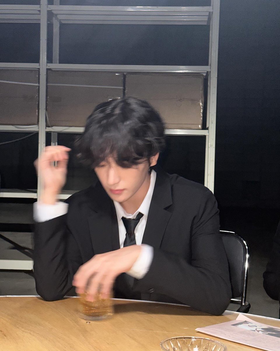 present_bon's tweet photo. このビジュpostしてくれるとかできる推しすぎて来世まで褒め称えたい
231205 #jaestagram
https://t.co/Z6xYPnLj5B https://t.co/4Vkg5grRmG