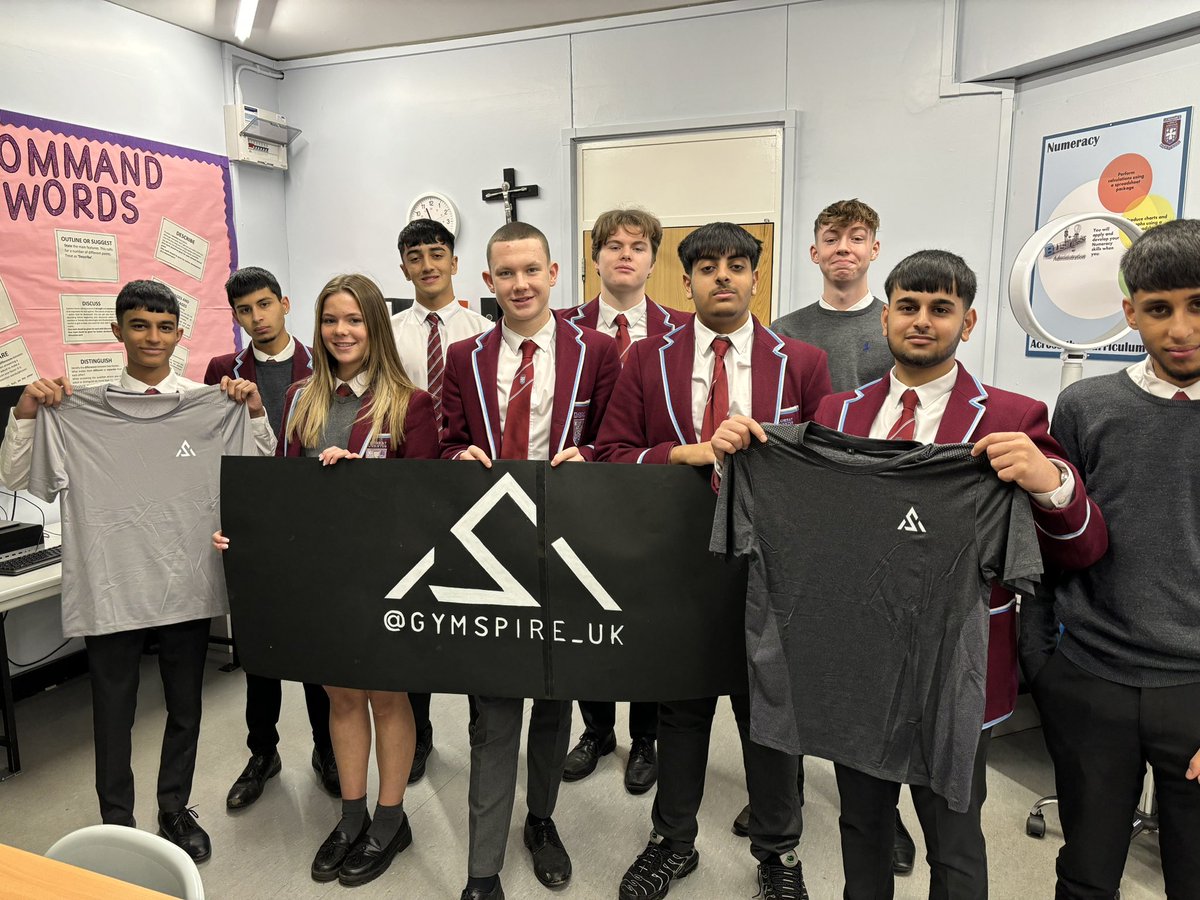 SNHSBUSED's tweet photo. Team GYMSPIRE are ready for the YE Trade Fair on Thursday 7 December!
We will be trading from 4pm-8pm at Braehead. Pop down and see us!
@stninianshigh @YE_Scotland #GYMSPIRE #YEScotland #YoungEnterprise https://t.co/ds3yGcNRNd