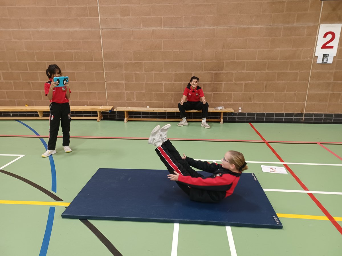 NottsHighIJS's tweet photo. Year 6 have been using technology to analyse their technique in PE today - great work! #somuchmore #pe https://t.co/9jj3s3Q95w