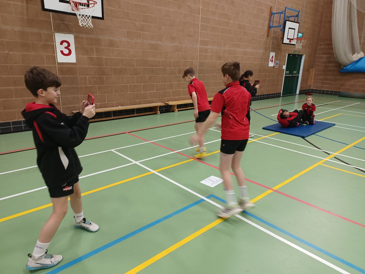 Year 6 have been using technology to analyse their technique in PE today - great work! #somuchmore #pe