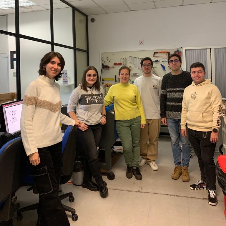Fundacion_UVa's tweet photo. Representantes de asociaciones de alumnos vinculadas a @FyL_UVa, visitaron el #FablabUVa este lunes día 4 de diciembre, y realizaron un taller para identificar
sinergias y posibles proyectos en su área de conocimiento.
#innovación #FundaciónUVa #visitasFablab https://t.co/wcPhiYDMvk