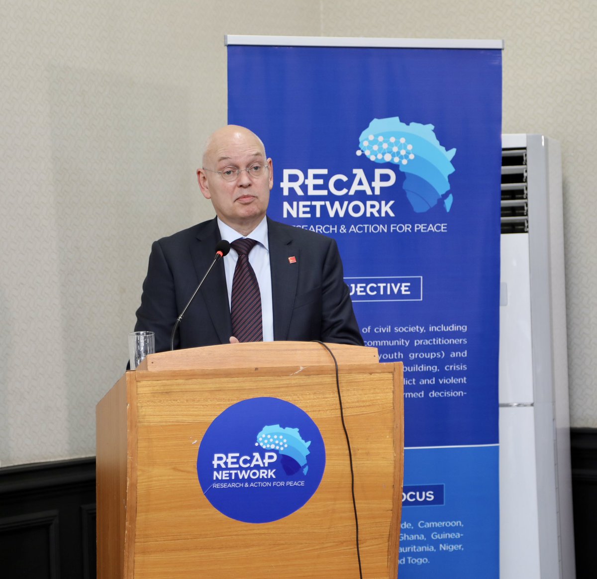 REcAP_Network's tweet photo. @EuropeInGhana As we embark on this crucial dialogue, our discussions must help us understand the challenges that the region is facing, and think collectively about solutions to address them.”
💬Mr Luc van de Goor, Director of Studies, Conflict, Peace &amp; Security @SIPRIorg https://t.co/D9BR9IzVaI